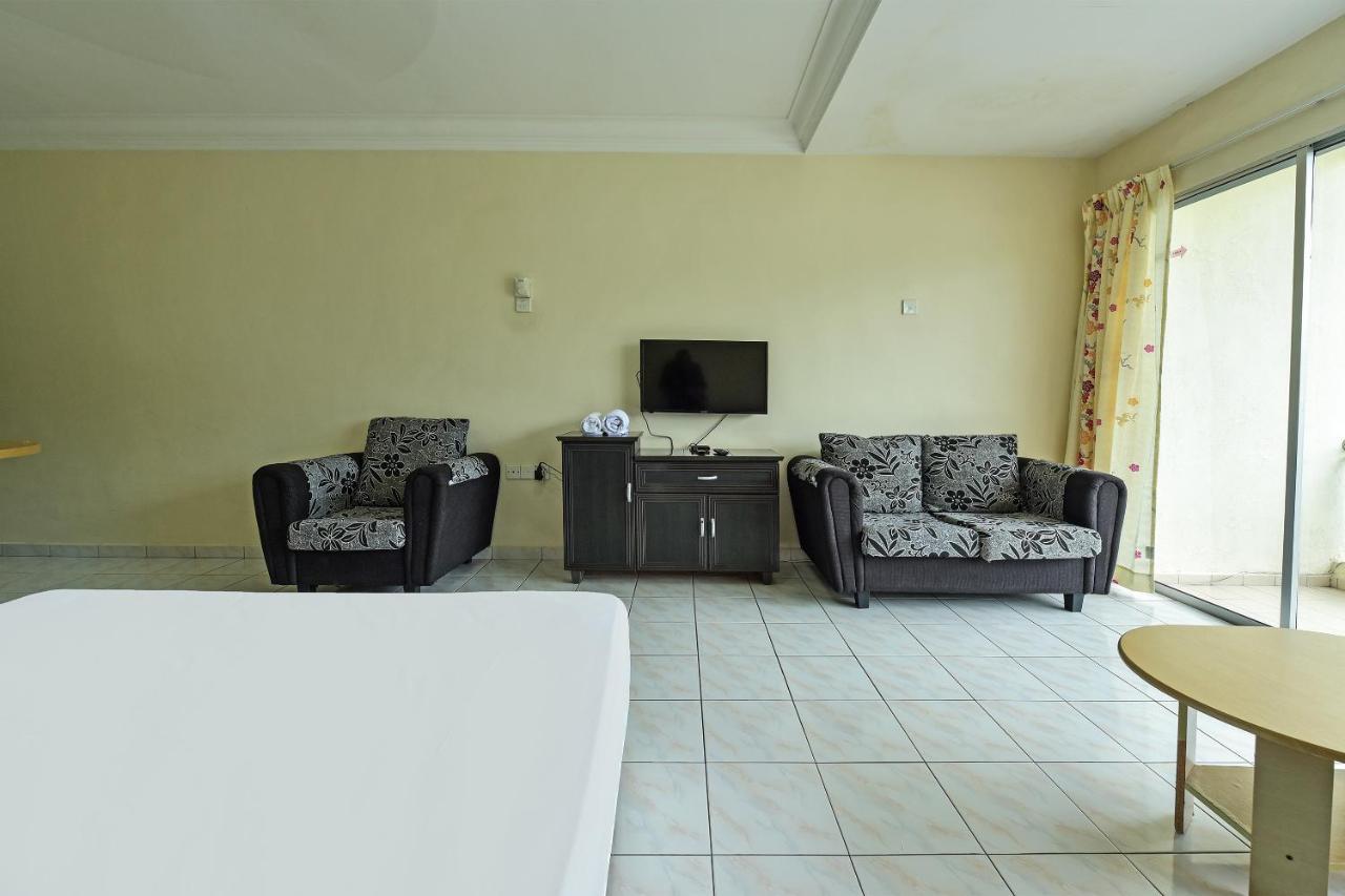 Oyo Home 90700 Teluk Batik Holiday Apartment Kampong Telok Batu Exterior foto