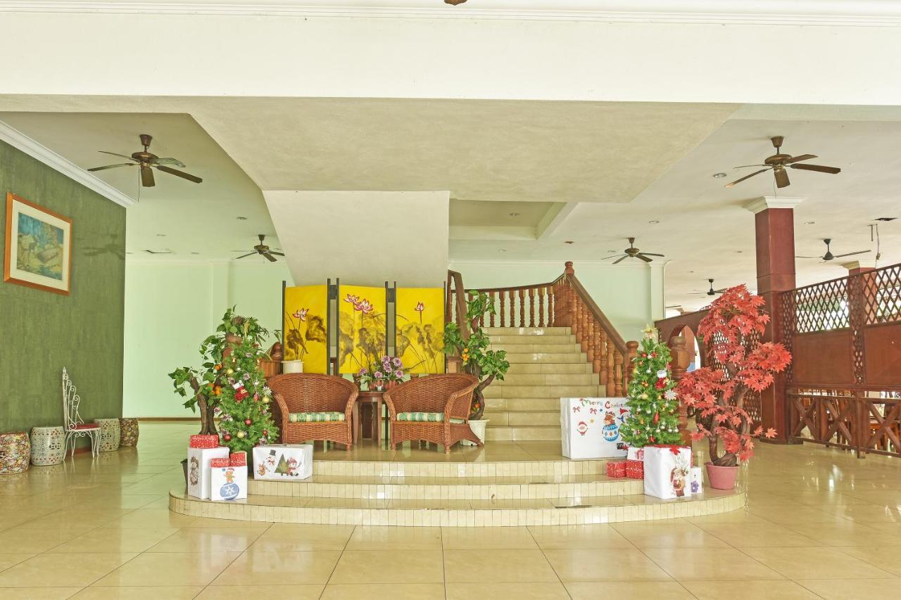 Oyo Home 90700 Teluk Batik Holiday Apartment Kampong Telok Batu Exterior foto